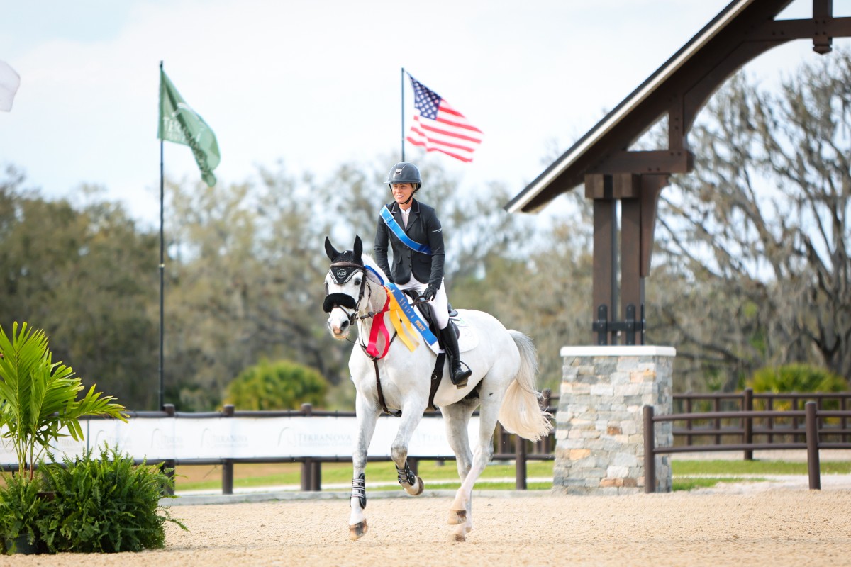 Amanda Derbyshire enjoys a winning streak in this week's showjumping news