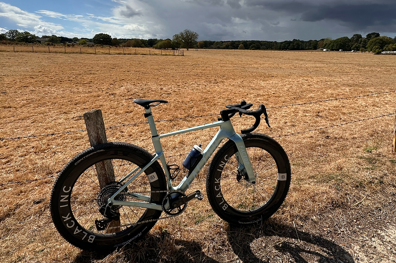Factor Elara gravel bike