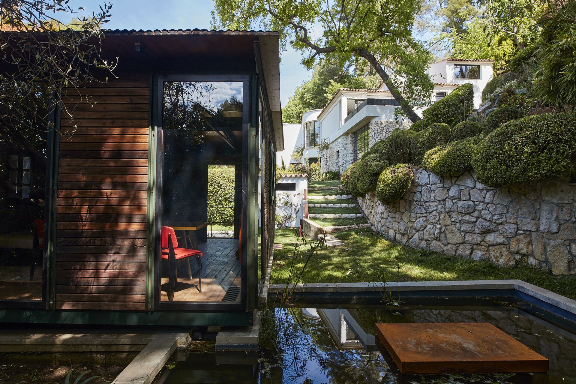 Jean Prouvé 6x6 house in French garden