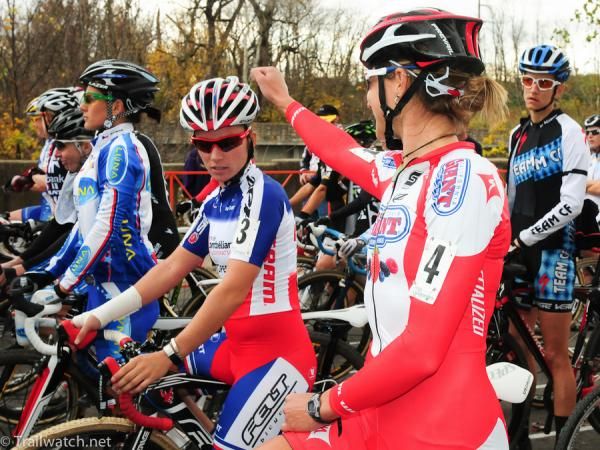 Elite women await the start