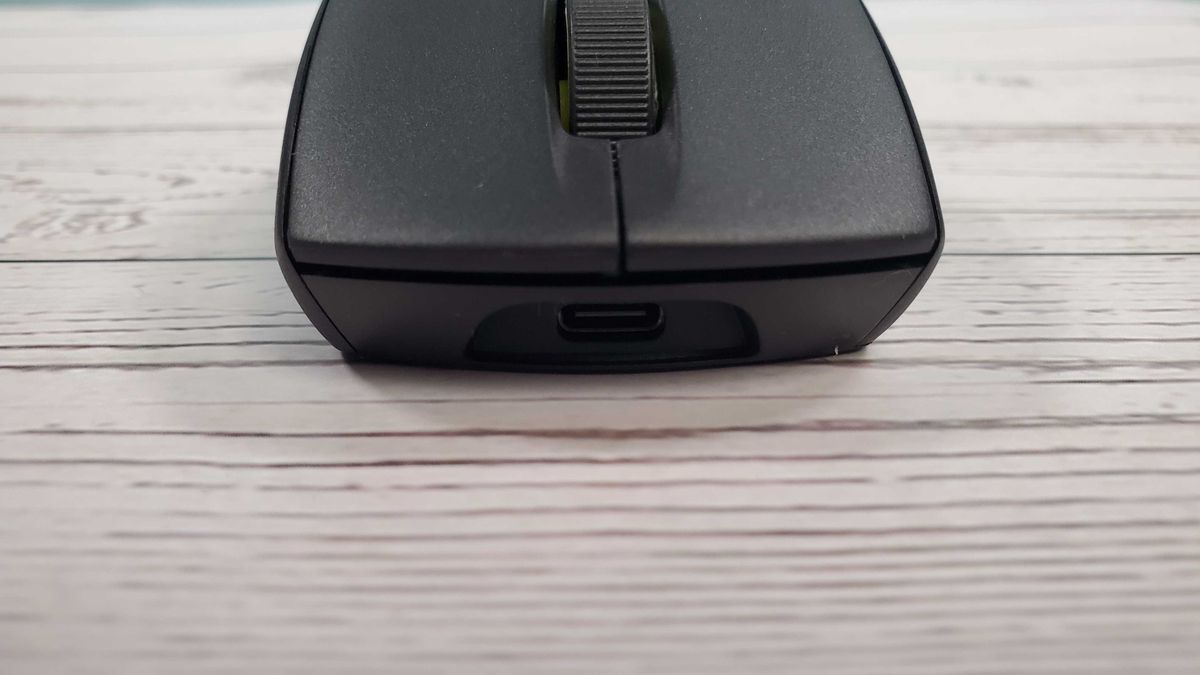black gaming mouse