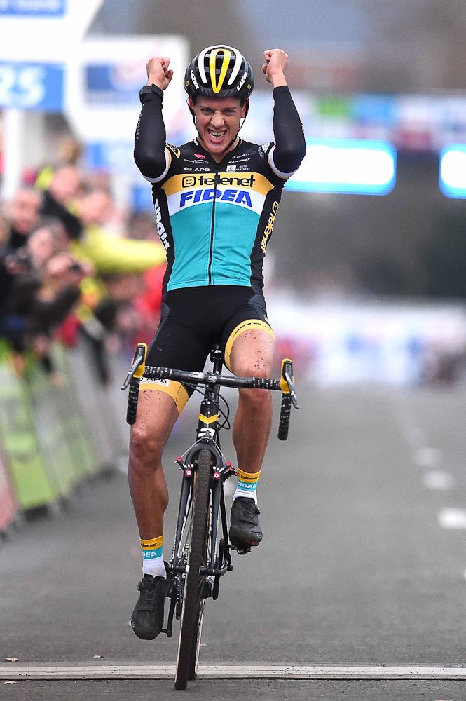 Tom Meeusen wins Azencross in Loenhout