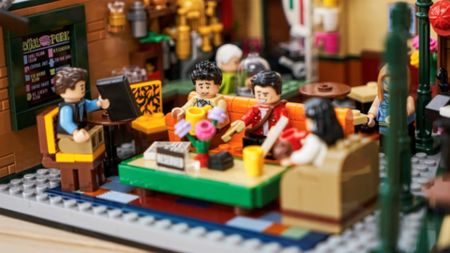 LEGO Friends Central Perk set closeup