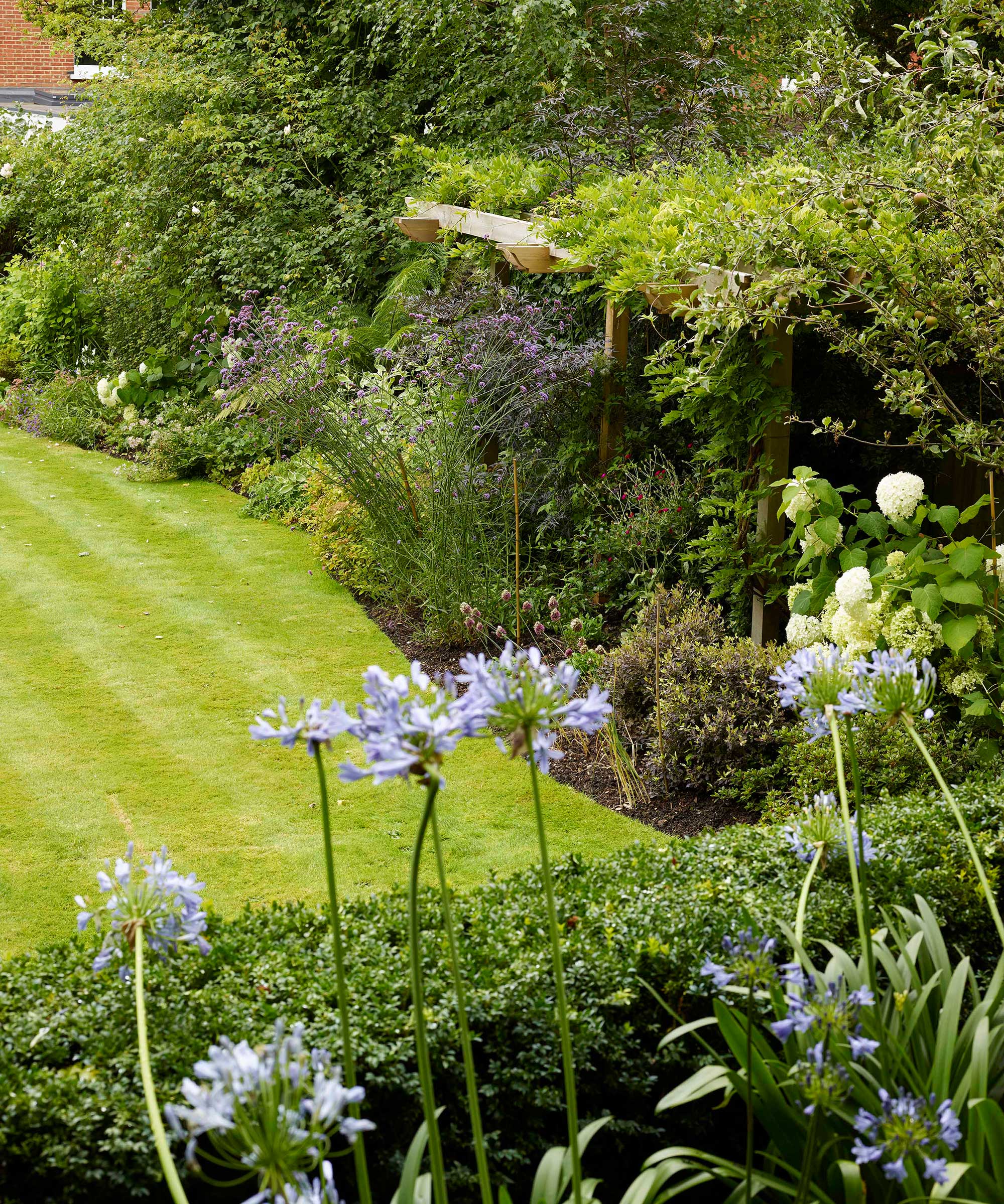 how-to-mow-stripes-on-a-lawn-tips-for-impressive-results-gardeningetc