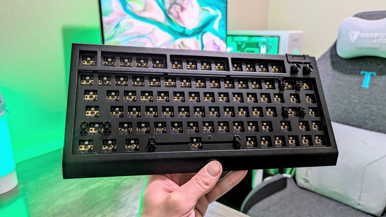 Image of the Razer BlackWidow V4 75% Barebones gaming keyboard.