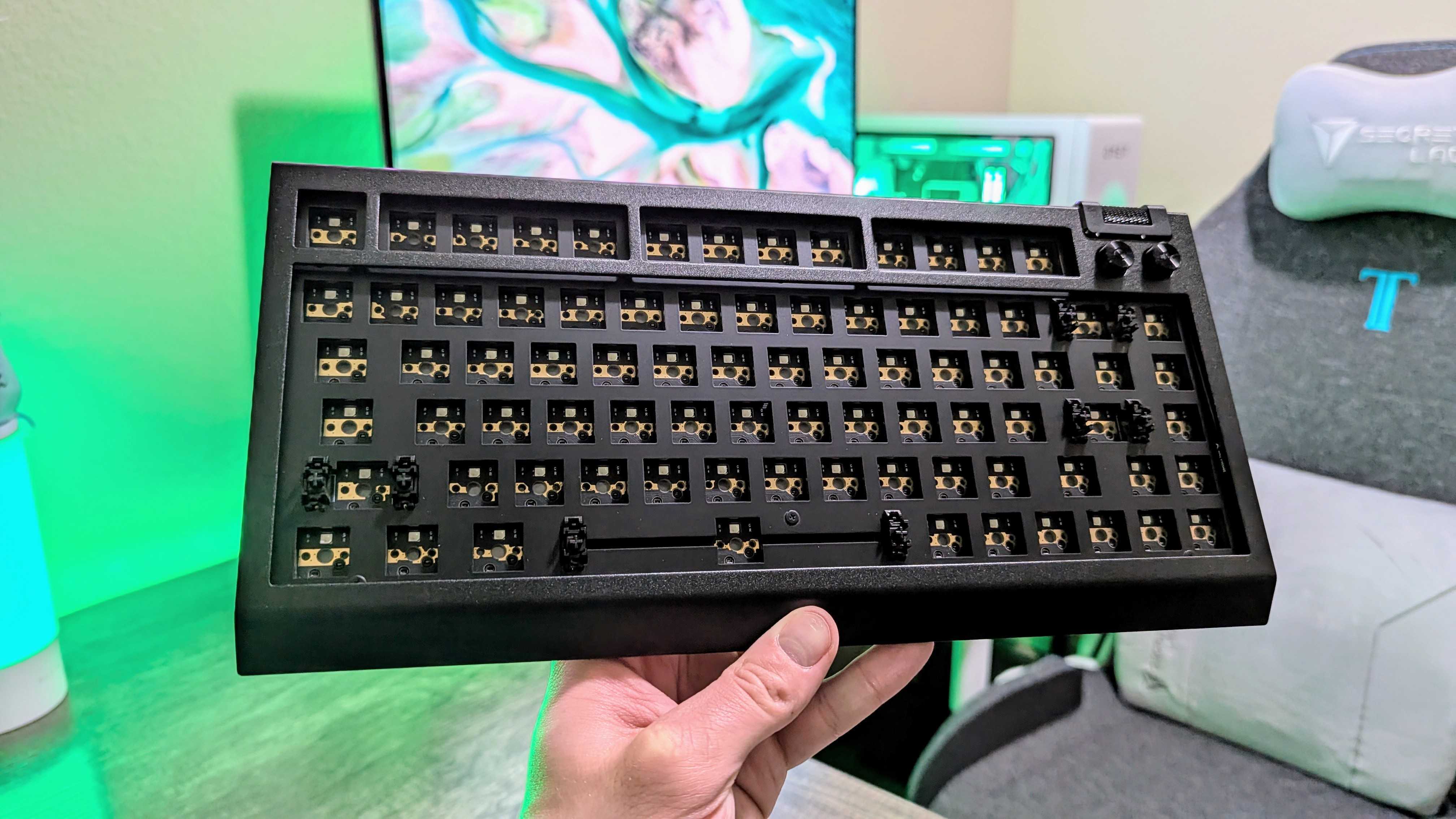 Image of the Razer BlackWidow V4 75% Barebones gaming keyboard.