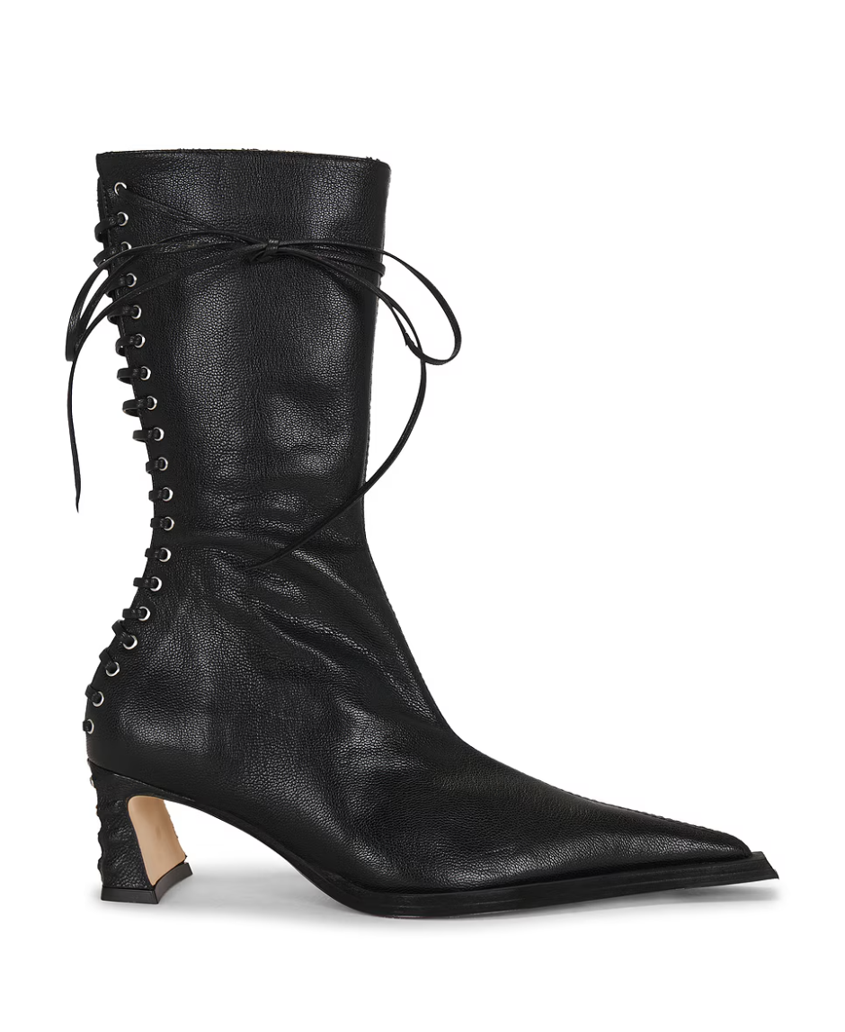 Miista, Revolve