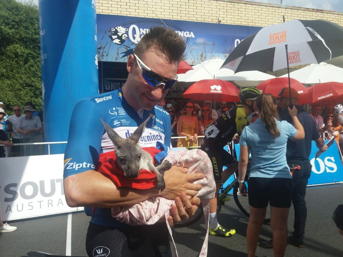 Elia Viviani with a kangaroo at the Tour Down Under