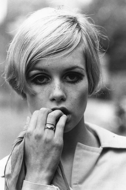 1966: Dramatic Lower Lashes