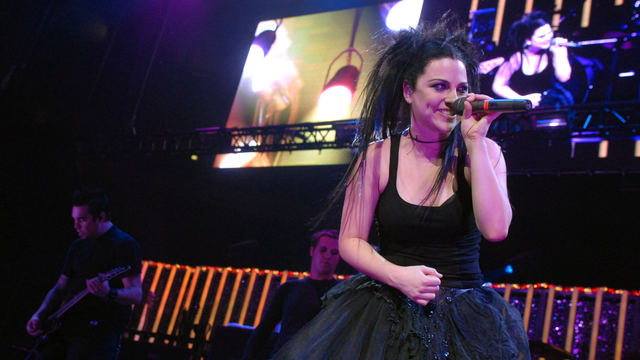 Evanescence on stage in 2006