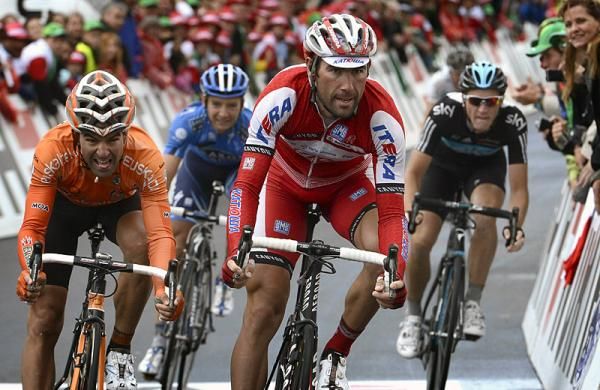 Vladimir Isaichev (Katusha) held off the late charge from Ruben Perez (Euskaltel-Euskadi) to win stage 5.