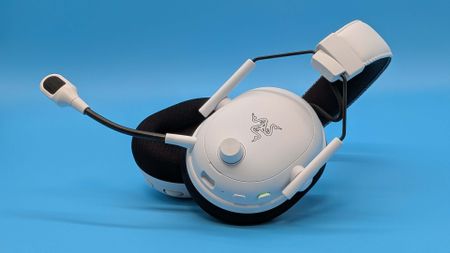 Razer BlackShark V3 Pro gaming headset