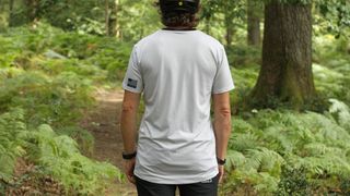 The rear of the Renen Flow MTB jersey