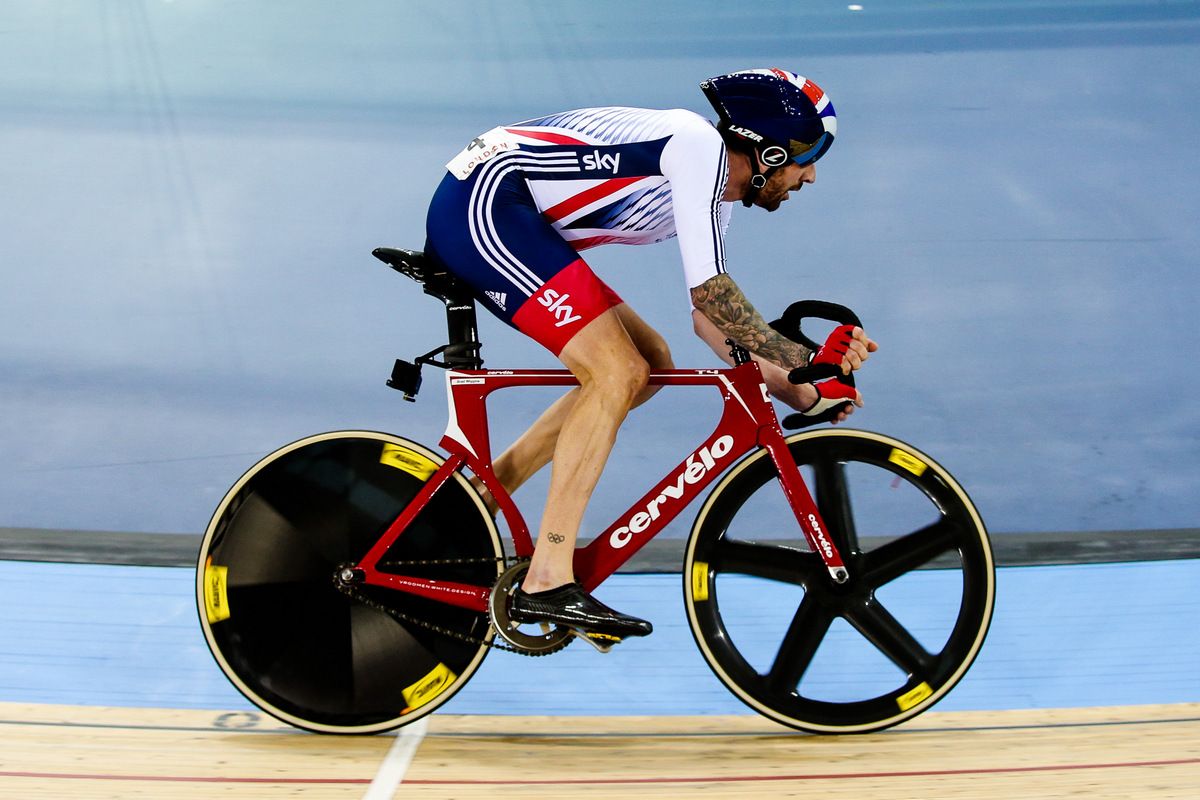 Bradley Wiggins back on a Cervelo for the madison
