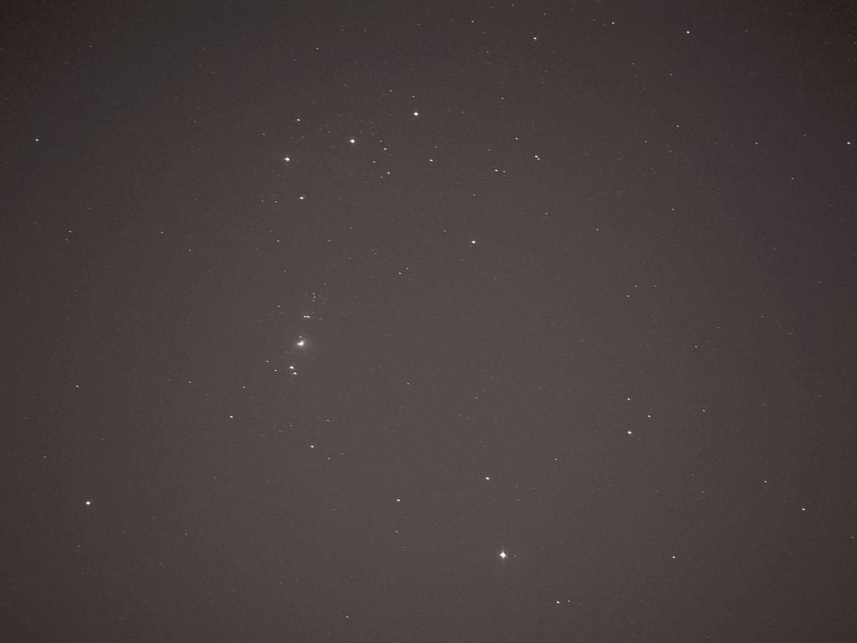 Samsung Galaxy S24 Ultra Astrophotography M42 the Great Irion Nebula.