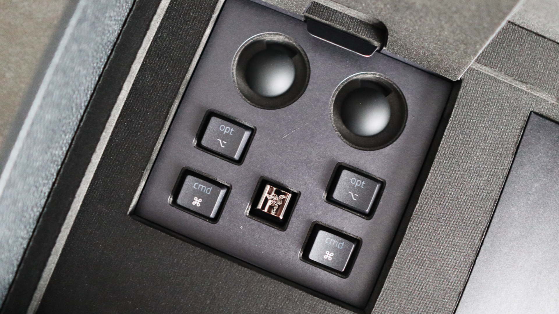 Razer Huntsman Signature Edition on a desk