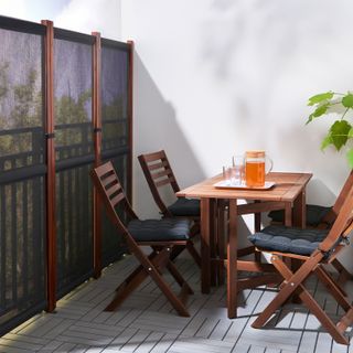 garden screening ideas: Ikea screen on balcony