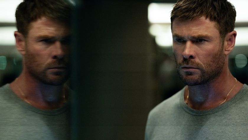 Chris Hemsworth as Mike in Crime 101