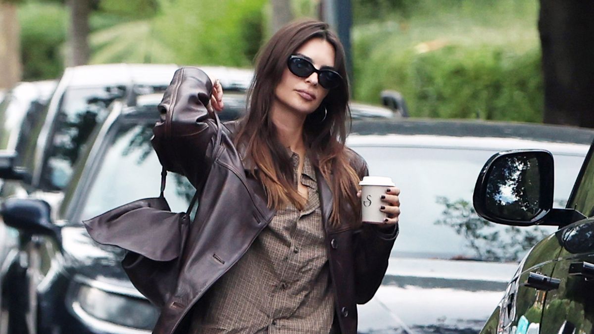 White Button-Downs Are Boring—This Is the Shirt Trend It Girls Are Wearing With Leggings and Uggs Instead
