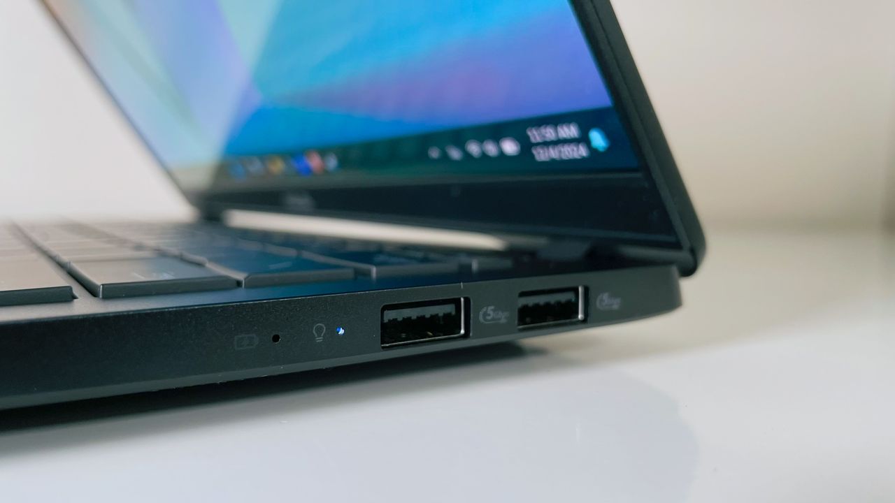 Close up of the ports on the right side of the Asus Vivobook S14