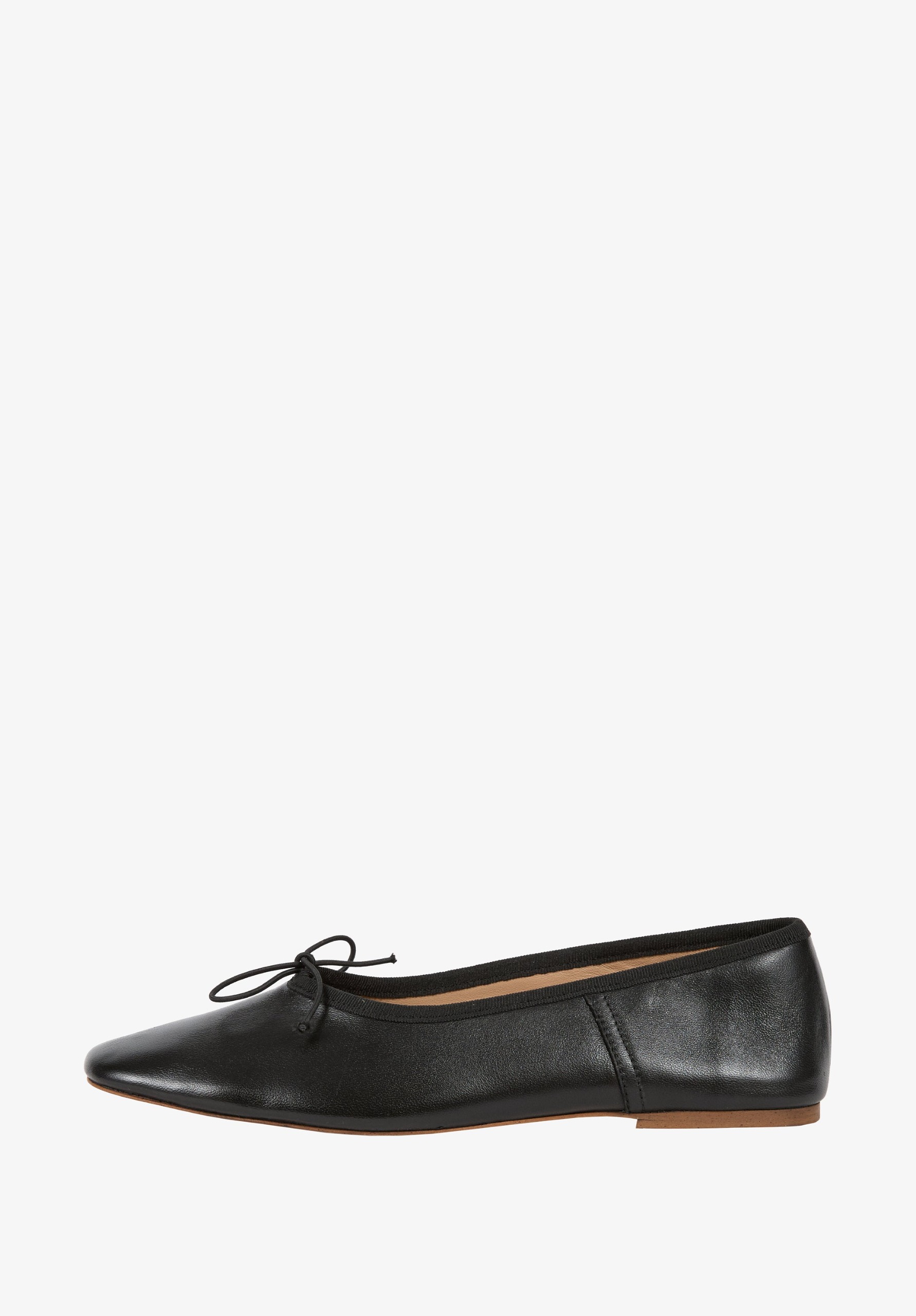 Cleo Ballet Flats - Ballet Flats in Smooth Leather