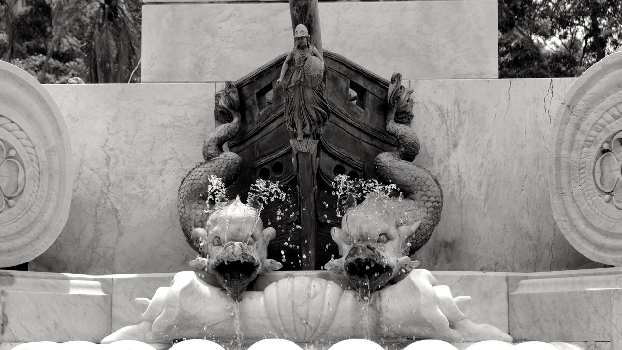 Film Simulation: Monochrome+R filter | Fujifilm X-A7 with XF 18-55mm f/2.8-4, 1/400 at f/7.1, ISO 200