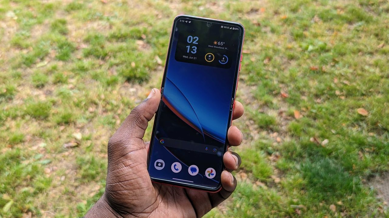 The Razr+ primary display outside