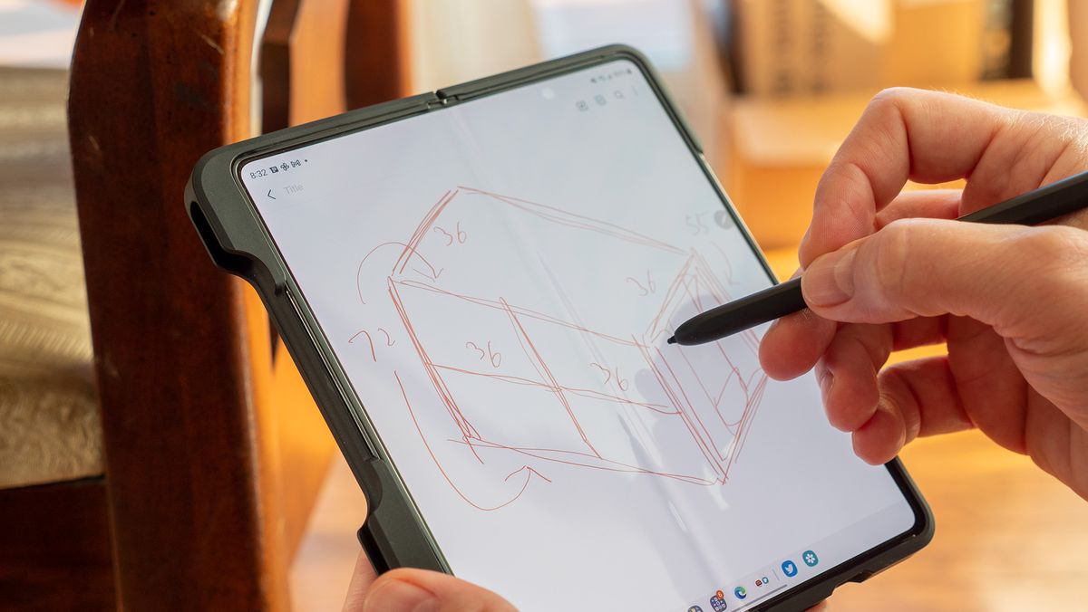 Spigen's Thin Fit P case on the Samsung Galaxy Fold 4 with the S Pen