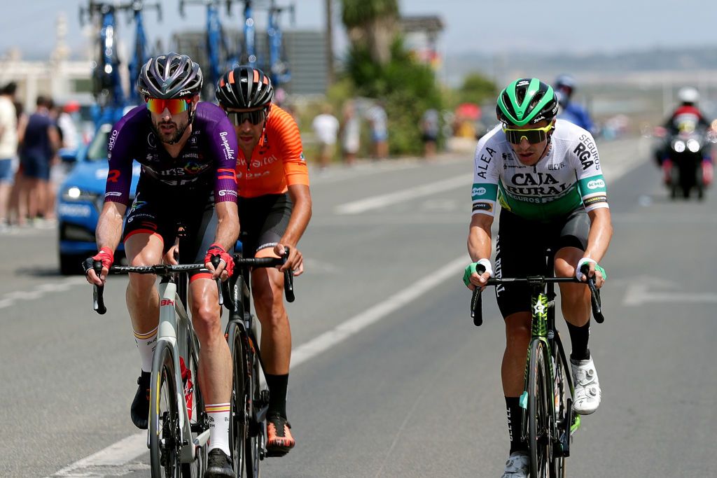 The early break on stage included Ander Okamika (Burgos-BH), Aritz Bagues (Caja Rural-Seguros RGA) and Mikel Iturria (Euskaltel-Euskadi)