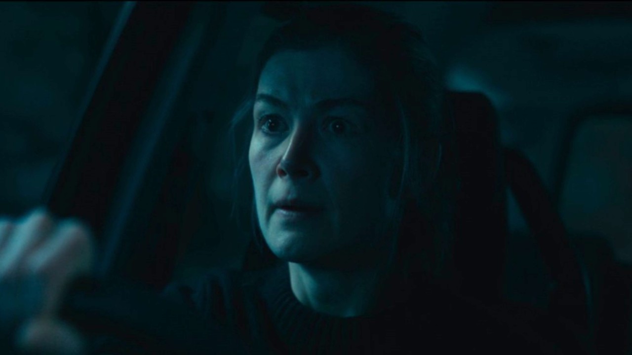 Rosamund Pike driving in Hallow Road.