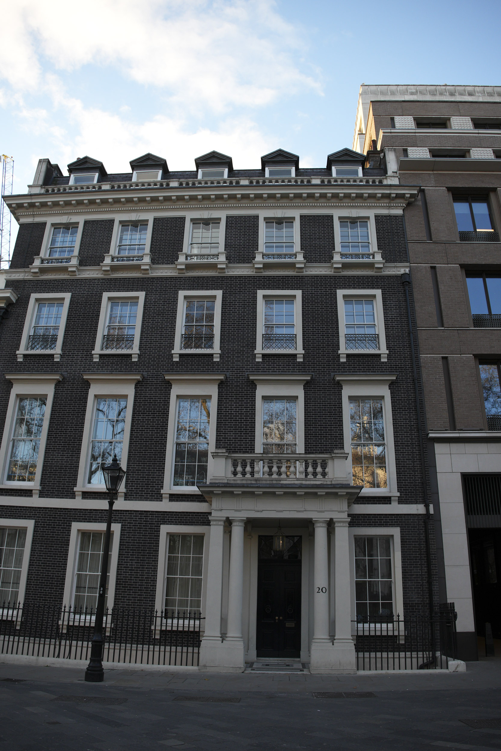 A test shot taken with the Sigma 17-40mm f1.8 DC Art lens to show its handling of buildings and barrel distortion when shooting wide at 17mm