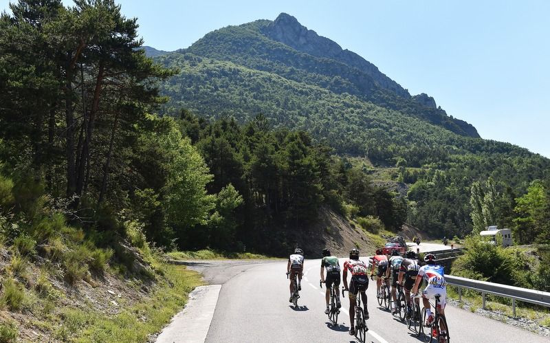 The breakaway riding up the Col des L&egrave;ques early in the stage