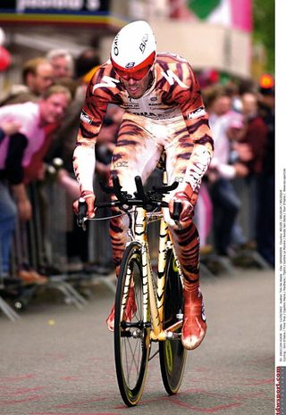 Mario Cipollini makes headlines at the start of the Giro in 2002