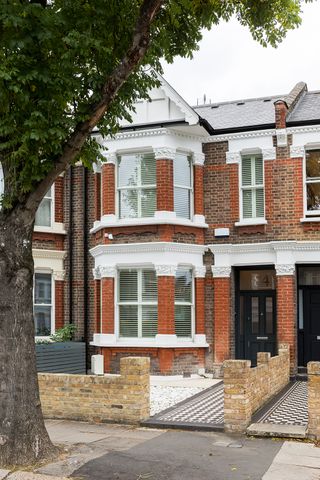 Edwardian terrace with tiled path