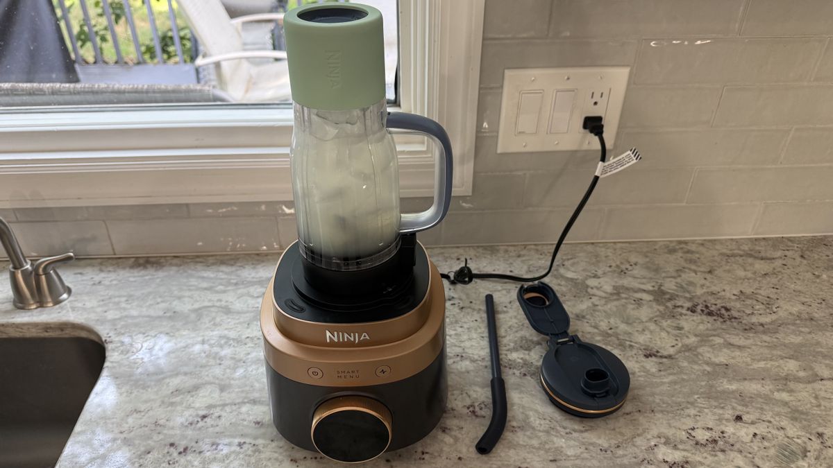 Ninja CrushBOSS making slushie