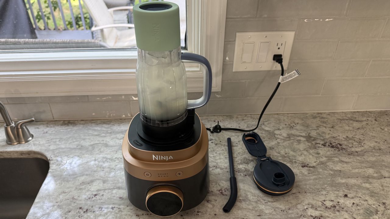 Ninja CrushBOSS making slushie