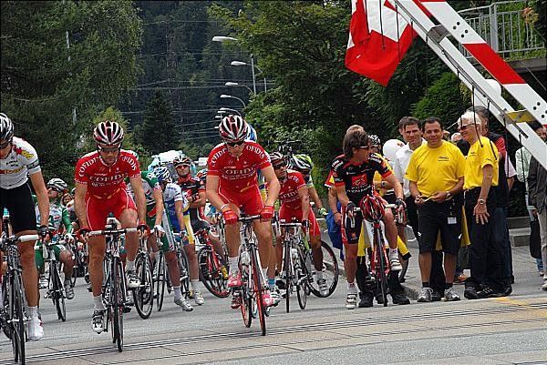 Riders making their way to the start.