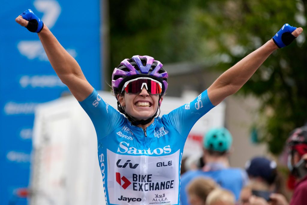 LOBETHAL AUSTRALIA JANUARY 25 Ruby RosemanGannon of Australia and Team BikeExchangeJayco Blue Santos Leaders Jersey celebrates at finish line as stage winner during the 2nd Santos Festival Of Cycling 2022 Womens Elite Stage 3 a 869km stage from Lobethal to Lobethal TourDownUnder on January 25 2022 in Lobethal Australia Photo by Daniel KaliszGetty Images