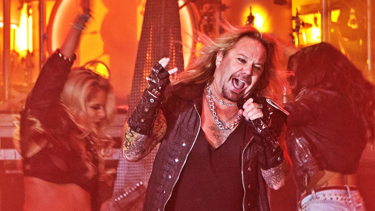 Live Review: Mötley Crüe and Alice Cooper | Louder