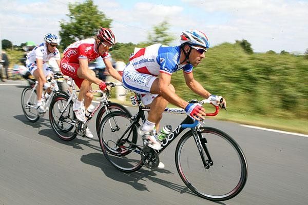 Nicolas Vogondy (Agritubel) leads the break.
