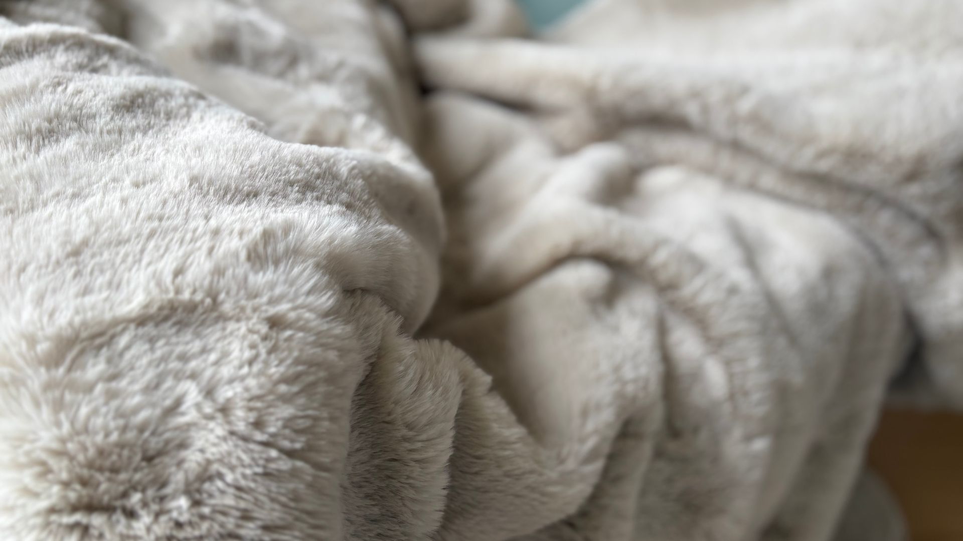 Testing The White Company Faux Fur Heated Throw