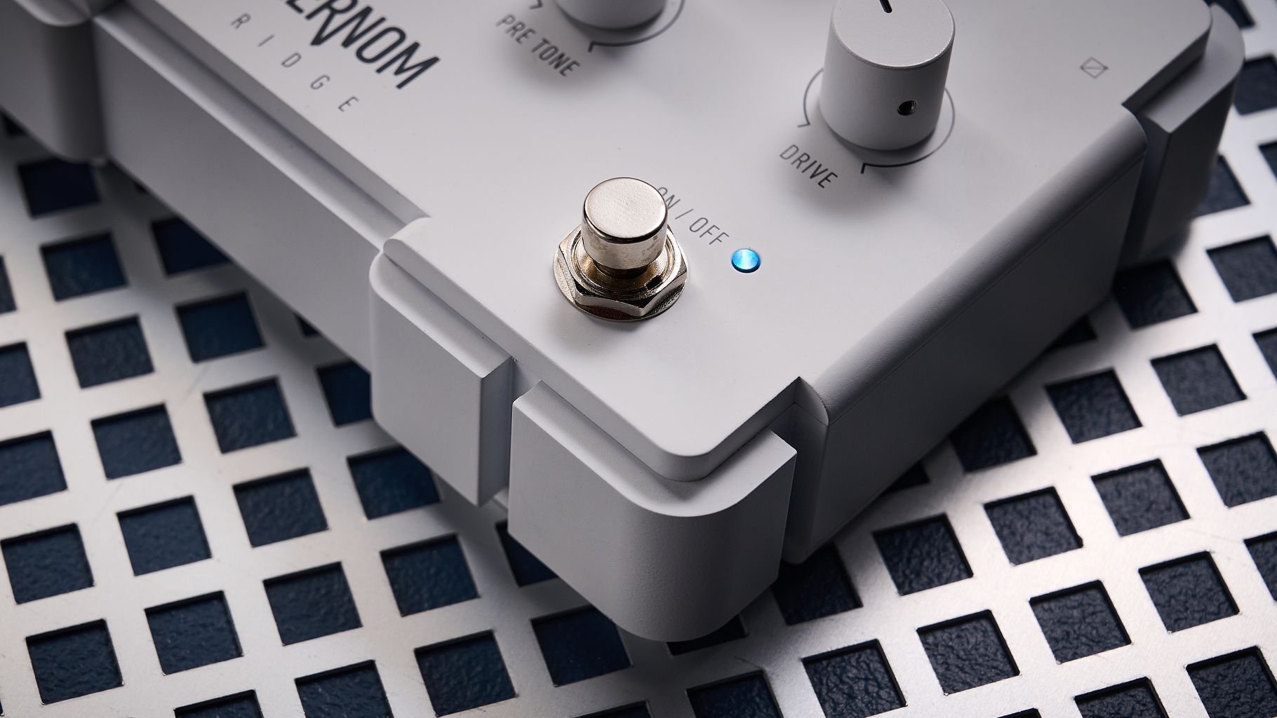 Kernom Ridge Overdrive shot on metal grate in photo studio