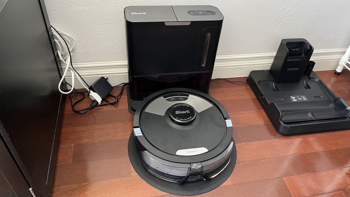 Shark AI Ultra 2in1 Robot Vacuum and Mop with XL HEPA SelfEmpty Base review TechRadar