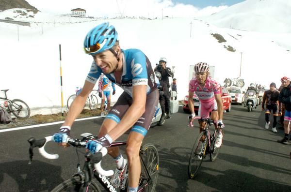 Ryder Hesjedal (Garmin-Barracuda) leads Joaquim Rodriguez (Katusha)