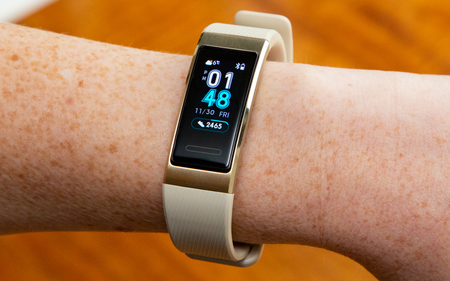 Huawei Band 3 Pro Review: Beautiful Display, Frustrating Fit | Tom's Guide