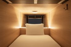 zedwell capsule hotel piccadilly circus opening
