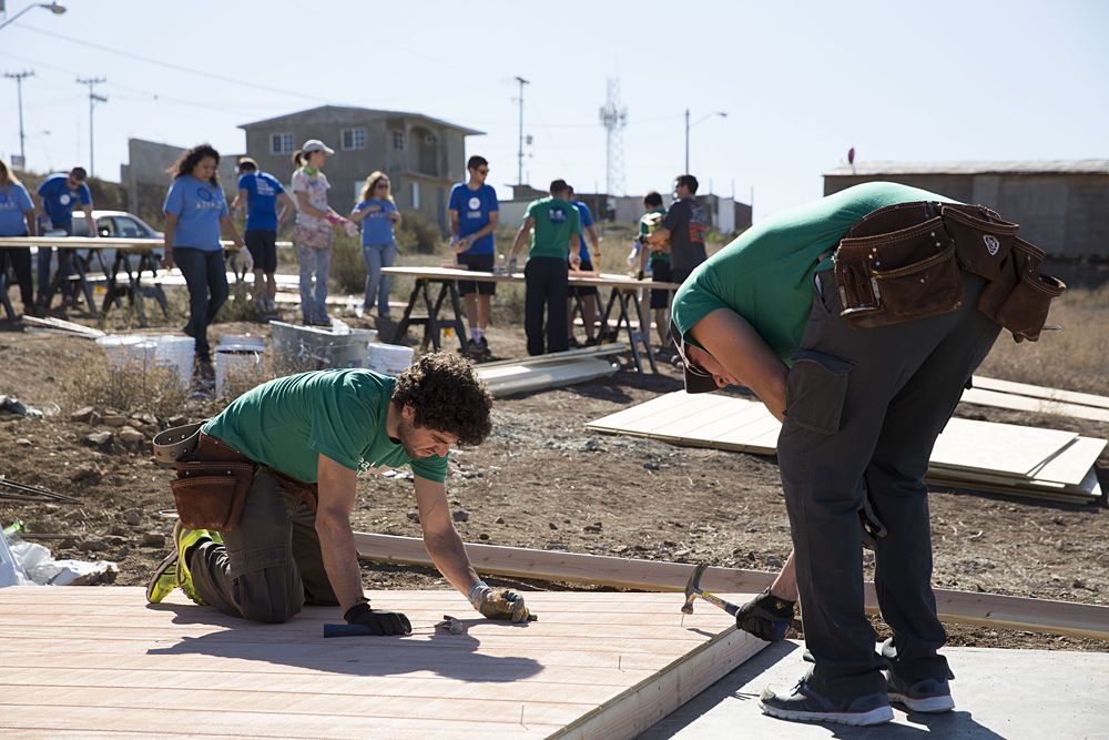 Novo Nordisk bond over building homes for poor families in Rosarito, Mexico.