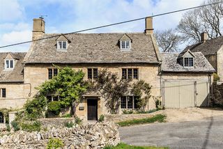 chocolate box cottages for sale