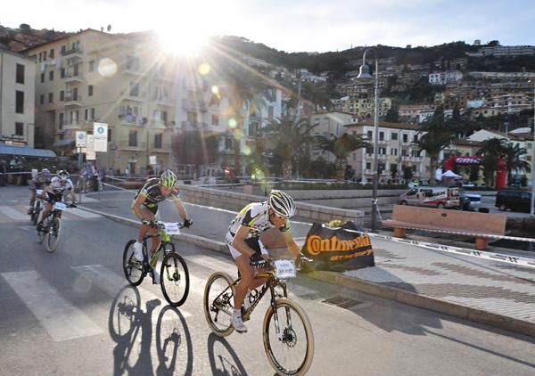 Racers competed in heats of four in the streets of Porto Santo Stefano.