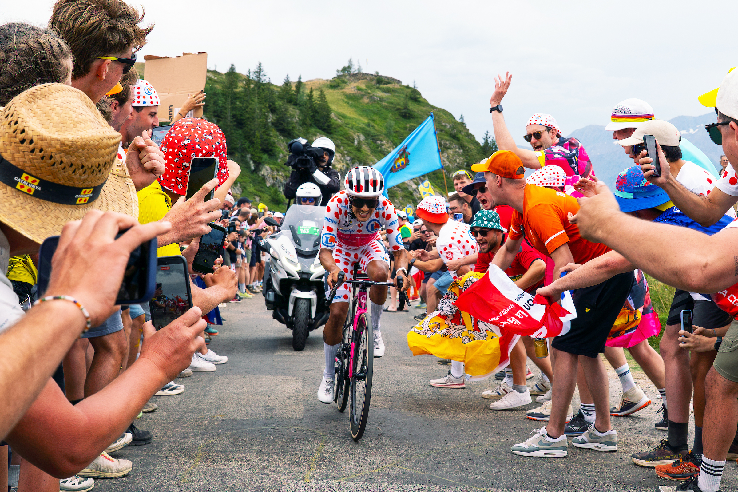 2026 Tour de France - Stage 20 - Le Bourg d'Oisans - Alpe d'Huez, France - Richard Carapaz, EF Education - EasyPost on the Col Du Sarrene - road side fans supporters